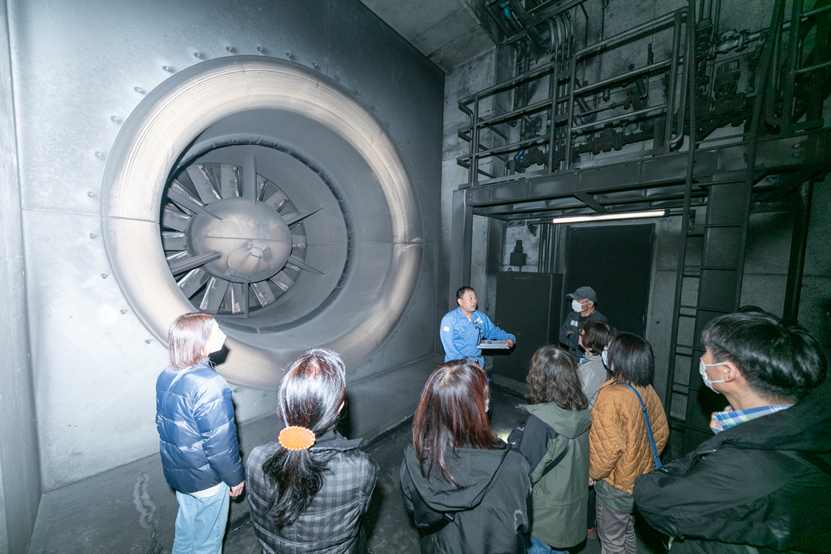 排風機の内部の見学
