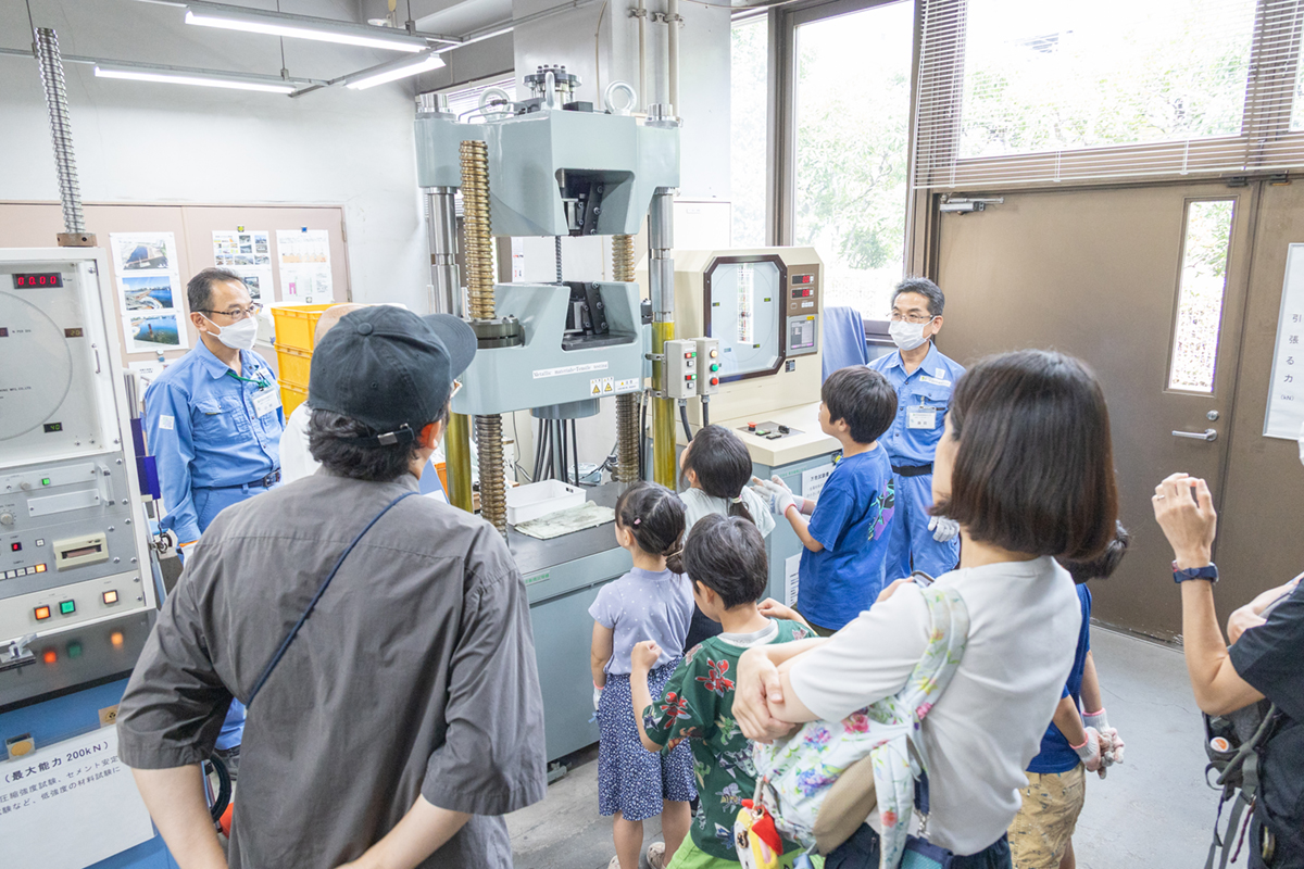 鉄筋引張試験見学