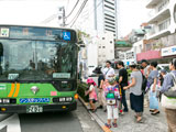 貸切路線バスに乗って移動！