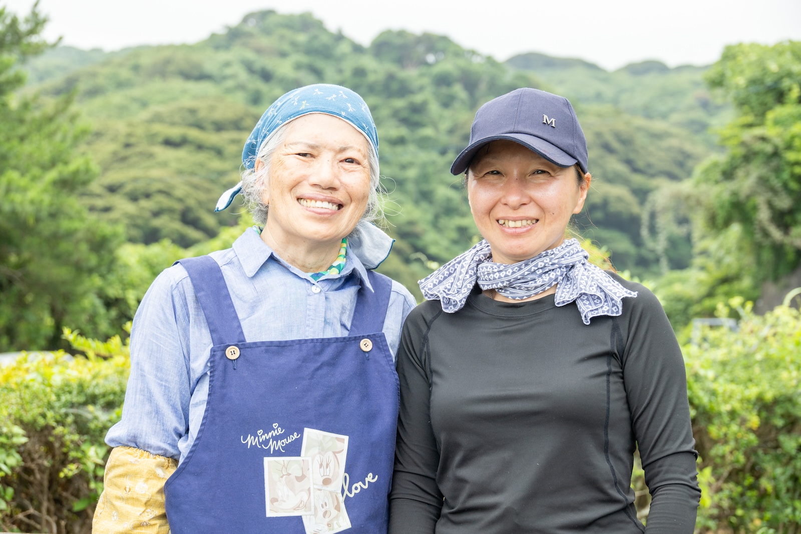 大島町婦人会泉津支部の澤田祐子さん（左）と、上垣内真弓さん（右）