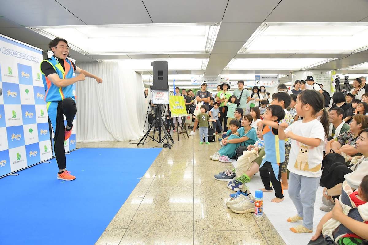 小林よしひさ　よしお兄さんと一緒に親子体操